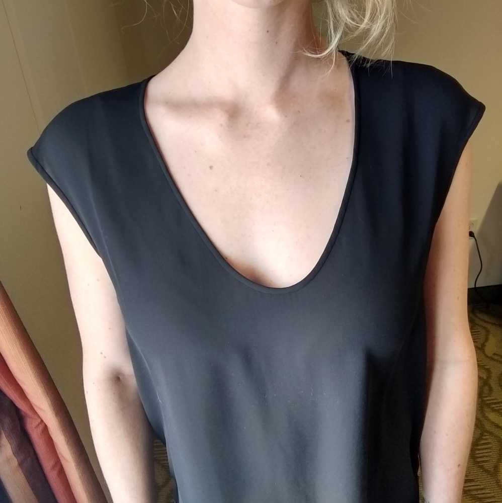 Black cap sleeves top